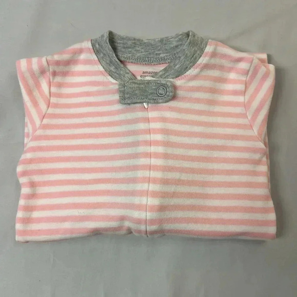 Amazon Essentials - long sleeve footed sleeper. Size 3-6 months - Picture 4 of 4